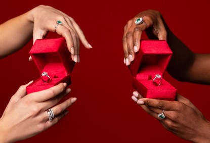 Οδηγός αγοράς μονόπετρου: Tι πρέπει να γνωρίζετε πριν επιλέξετε το ιδανικό δαχτυλίδι