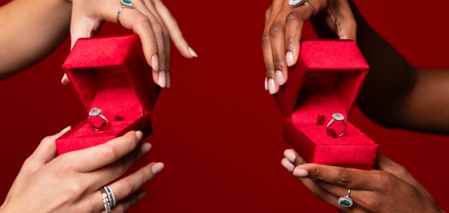 Οδηγός αγοράς μονόπετρου: Tι πρέπει να γνωρίζετε πριν επιλέξετε το ιδανικό δαχτυλίδι