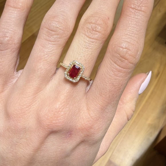 Δαχτυλίδι με διαμάντια και ρουμπίνι 0.67ct