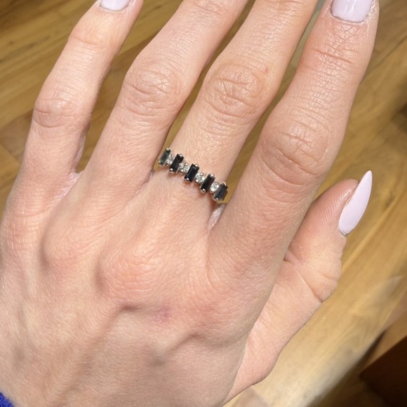 Δαχτυλίδι σειρέ με ζαφείρια και διαμάντια