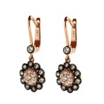 Σκουλαρίκια κρεμαστά σε ροζέτα, από ροζ χρυσό, 14 καρατίων.