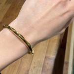 Χειροπέδα με κενό και σκάλισμα Κ14 (585)