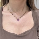 Βραχιόλι με διάφορες ορυκτές και κέντρο αμέθυστο