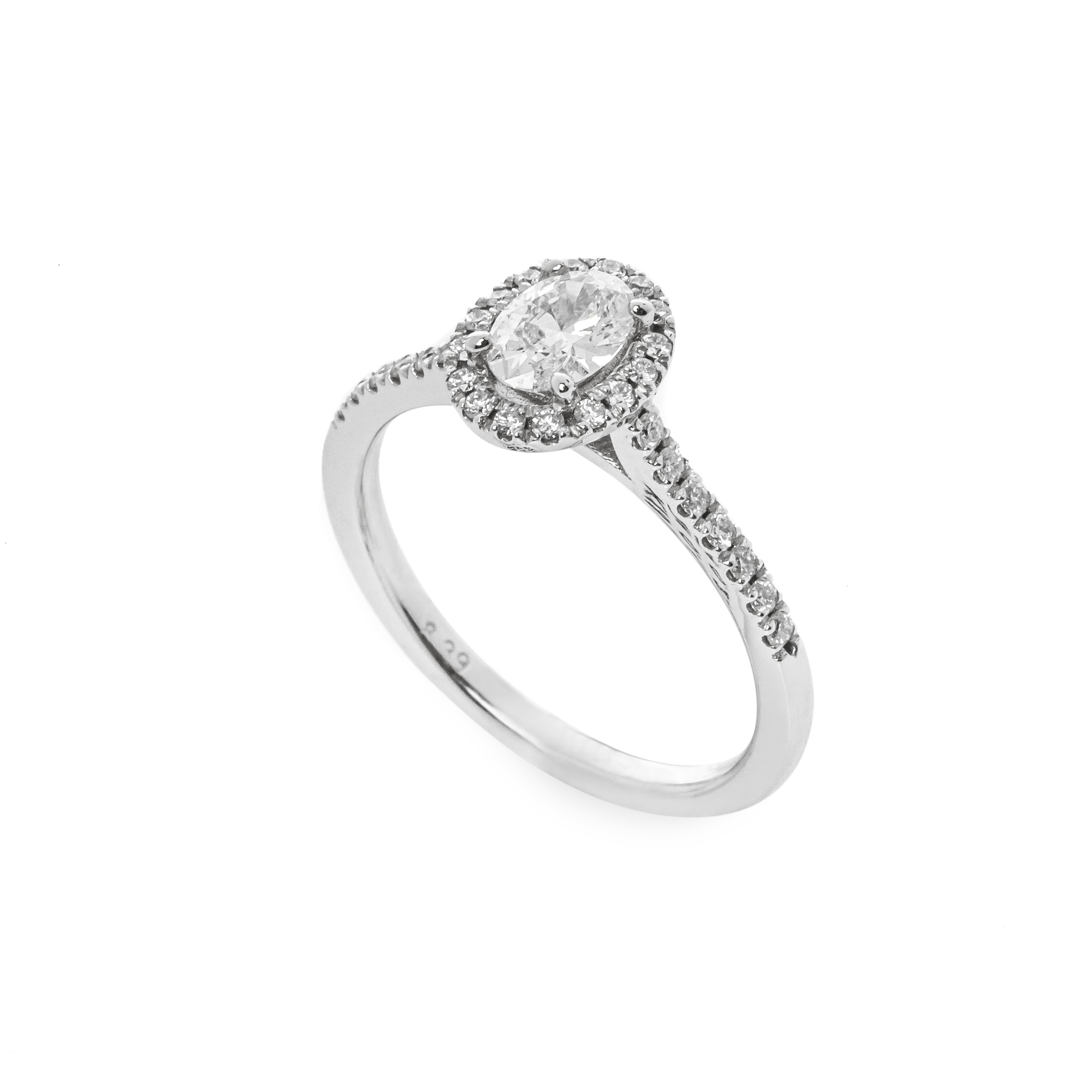 Δαχτυλίδι oval cut με διαμάντια 0.68ct